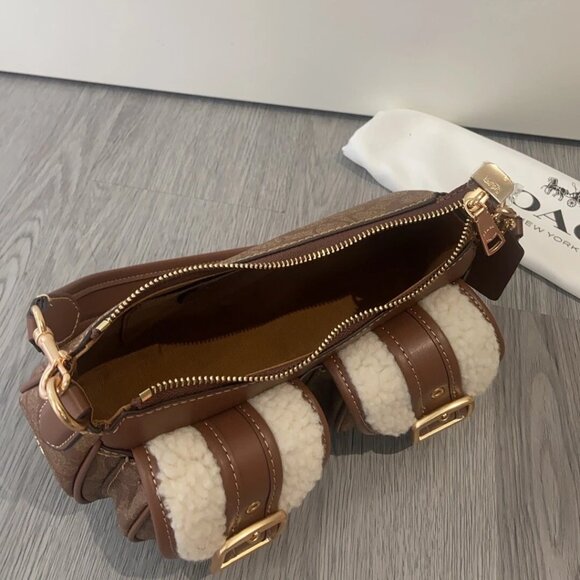 Coach Ashton Baguette Bag In Signature Canvas CY658 - Picture 6 of 8